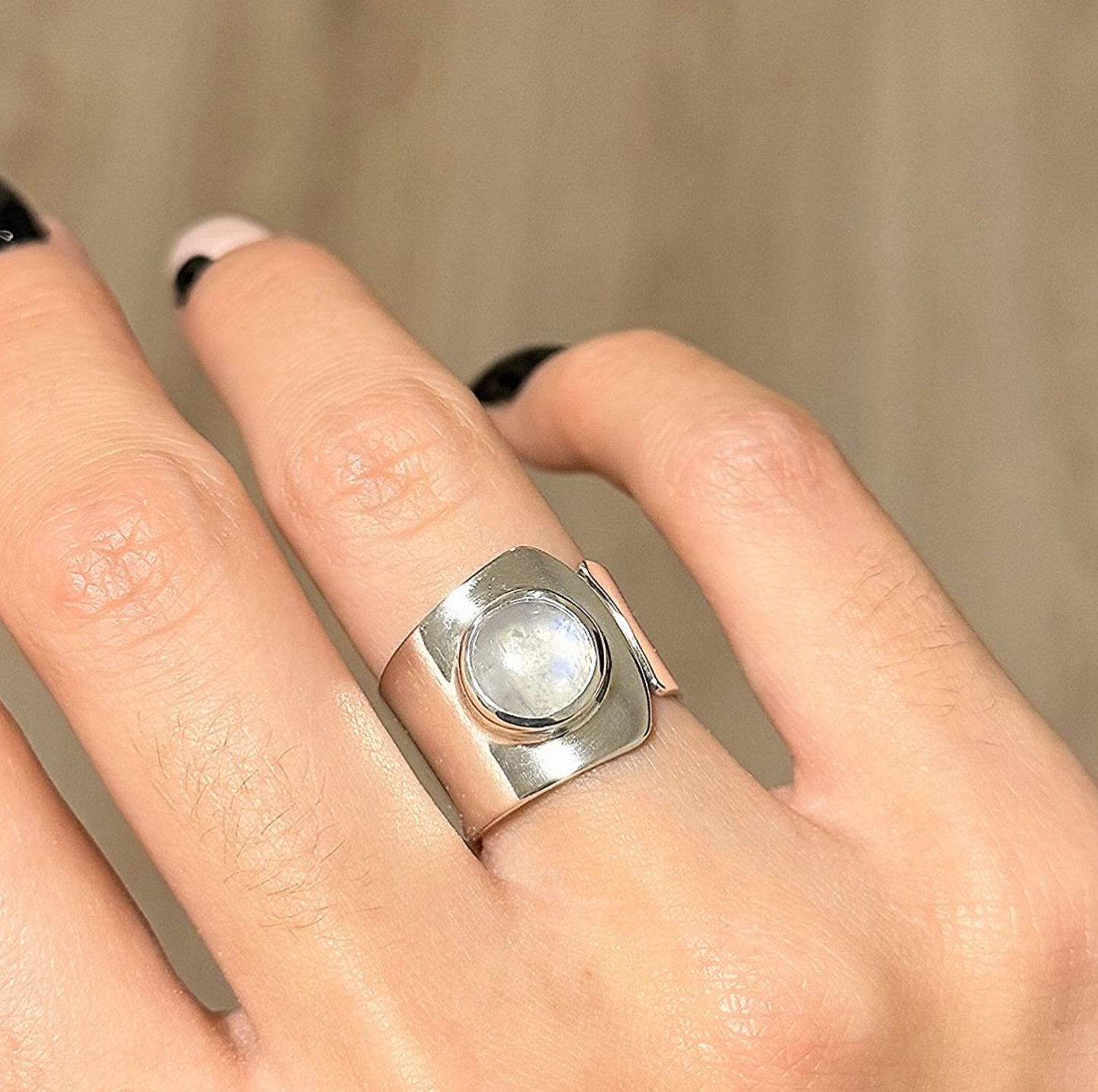 Anillo con piedra natural