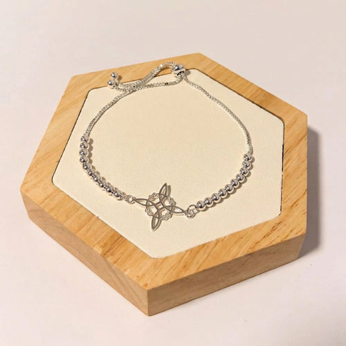 Pulsera con esferas y NUDO DE BRUJA en plata 925