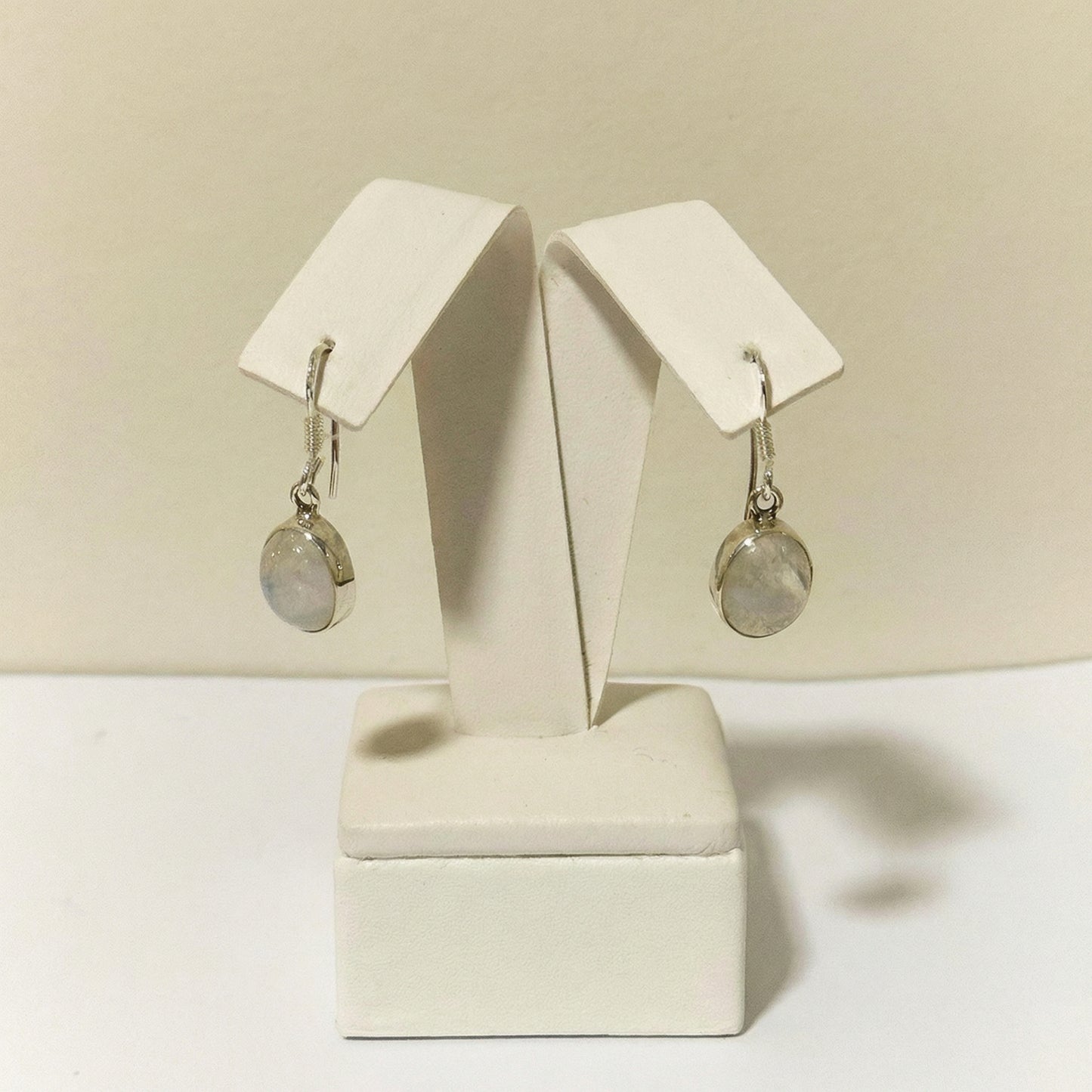 Caravanas en plata 925 con piedra de luna